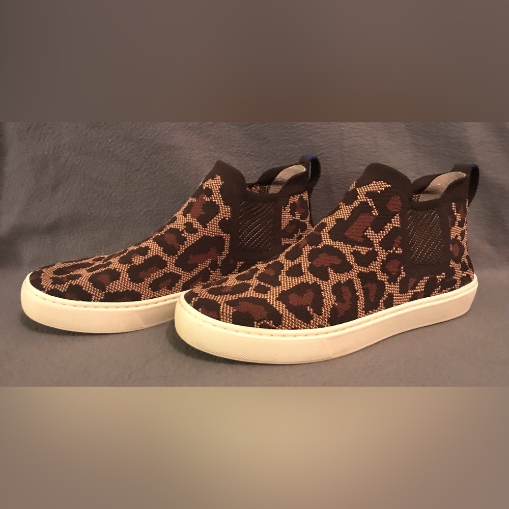EUC Rothy’s Chelsea Wildcat Ankle Boots